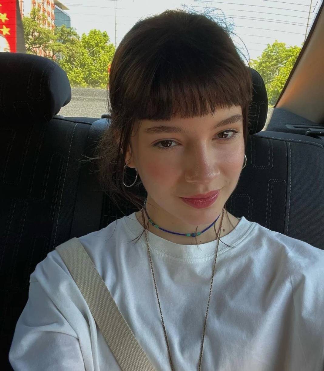 Kızıl Goncalar’ın Zeynep’ini gören şaşkına dönüyor! Resmen Türk Mathilda: Tarzıyla büyük beğeni topladı 4